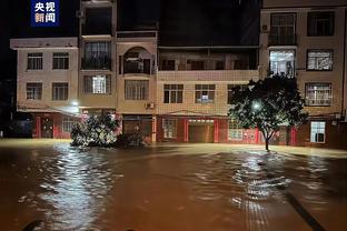 此前称接近对阵雷霆复出！名记：恩比德缺席了今日的赛前投篮训练